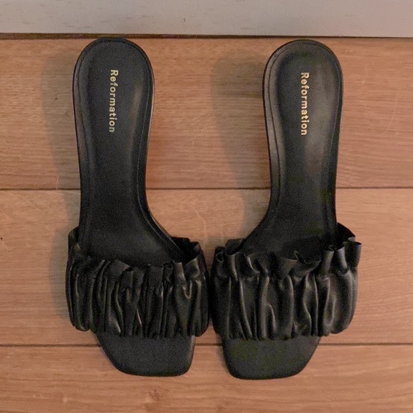 Reformation Shereen Ruched Block Heel Mules Black Size 6 - Picture 6 of 7